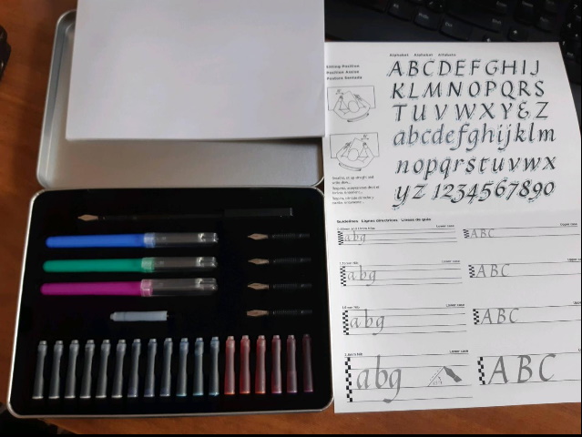 *Набір для каліграфії Calligraphy Compendium(4ручки+5 пір'їв+12 картрджей+конвертер)